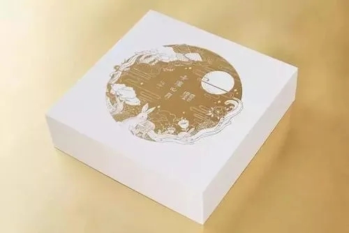 國家郵政局監(jiān)測數(shù)據(jù)顯示，截至5月4日，今年我國快遞業(yè)務量達400億件，比2019年達到400億件提前了128天，比2022年提前了24天。2023年以來，快遞業(yè)整體呈現(xiàn)企穩(wěn)回升態(tài)勢，業(yè)務量增速逐月提速向好，僅用4個多月就完成400億件，折射出我國居民消費信心增強，經(jīng)濟持續(xù)向好的積極信號。